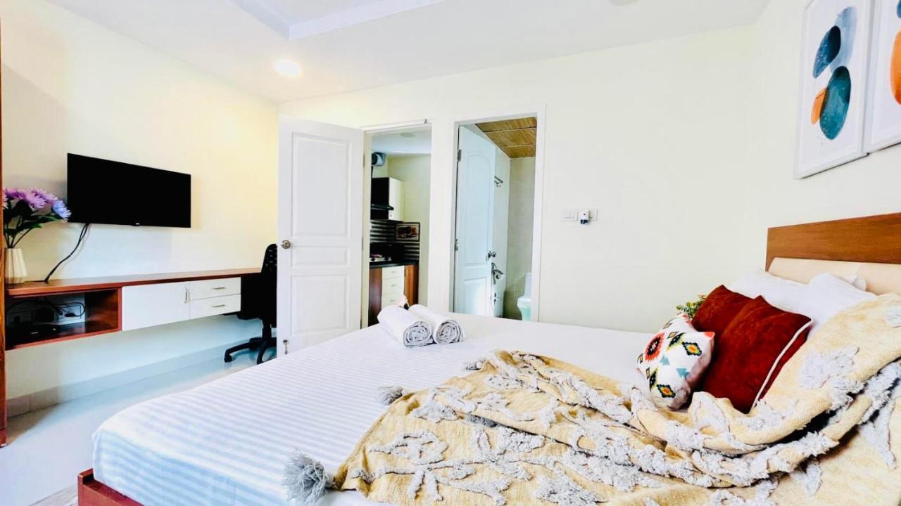 Olive Service Apartments Gachibowli Hyderabad Bagian luar foto